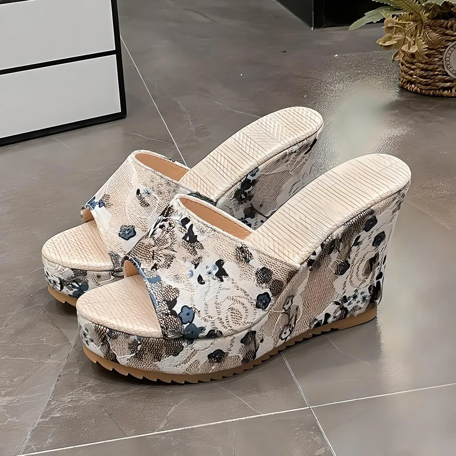 Merendy Decorato Open-Toe Wedge Heel Platform Shoes