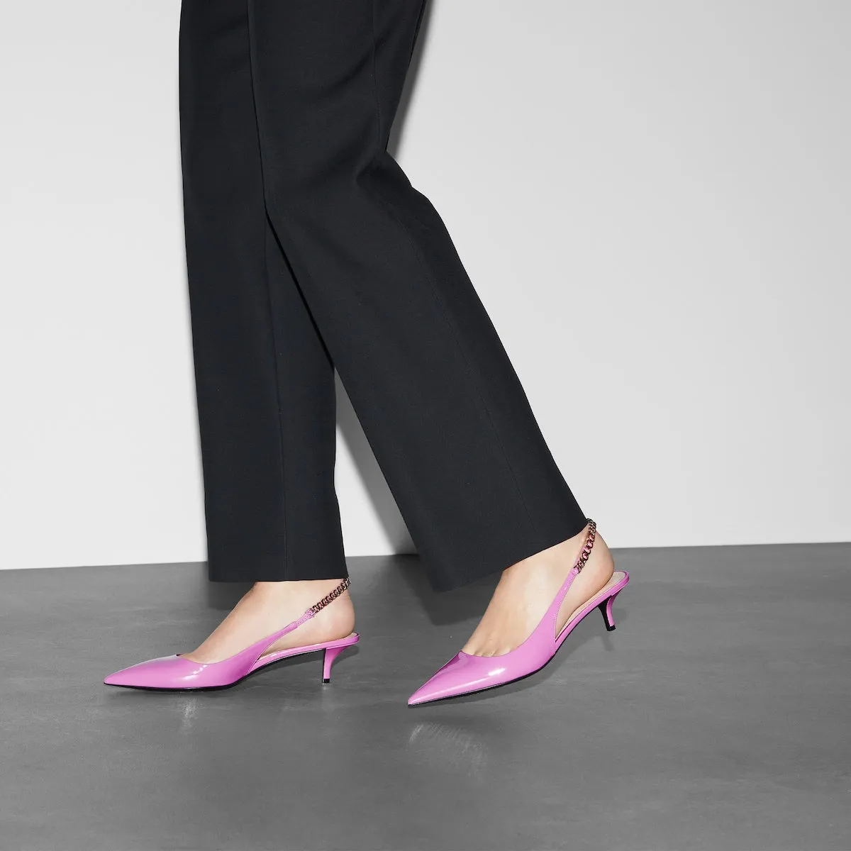 Women elastic slingback pump